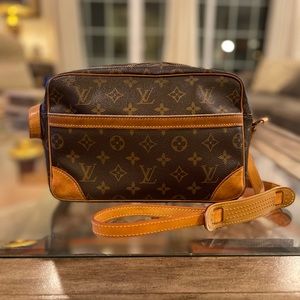Louis Vuitton Logo Bag